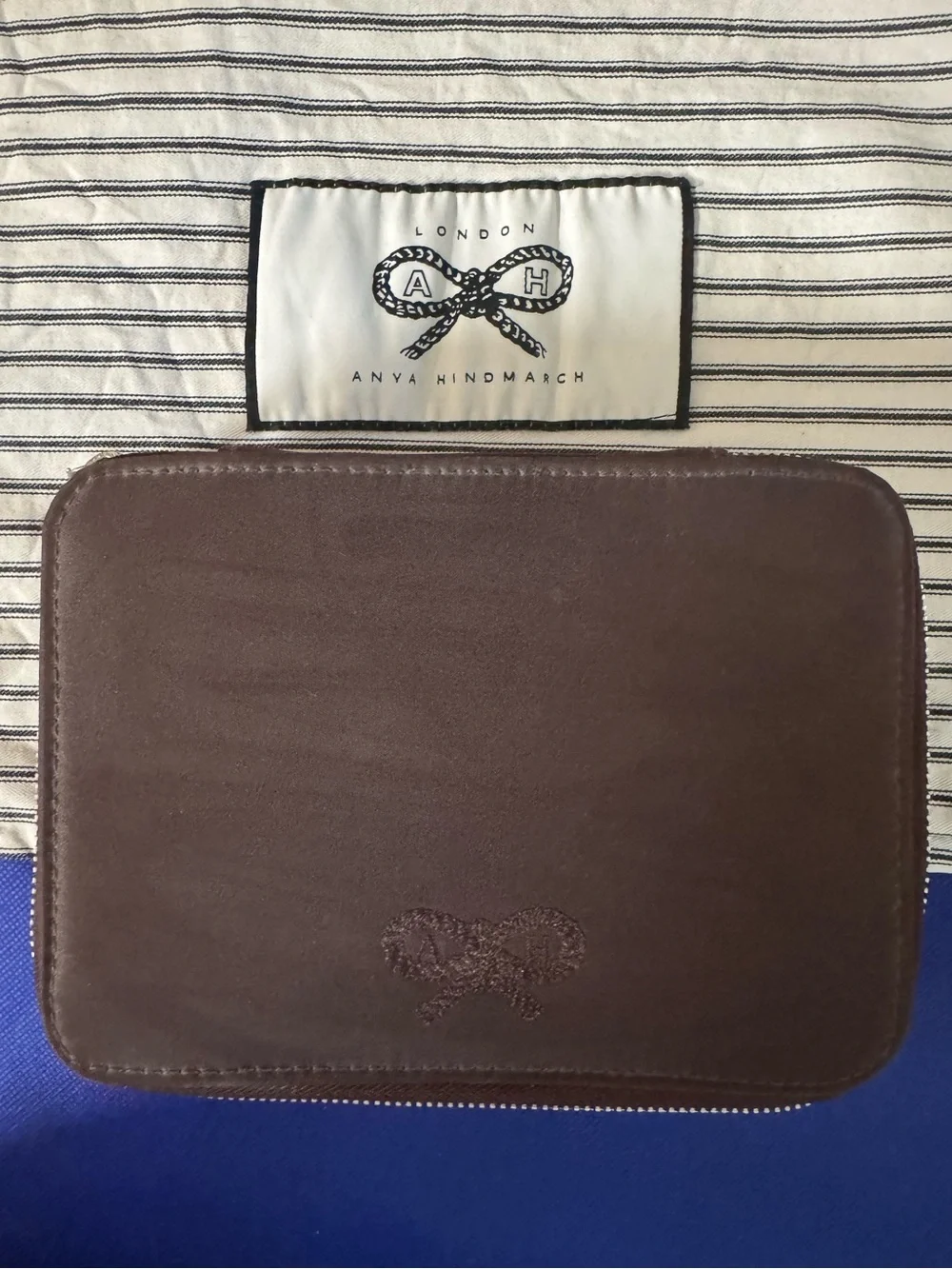 Anya Hindmarch 💯% Authentic Vintage make-up/toiletries case w/dust bag RARE find